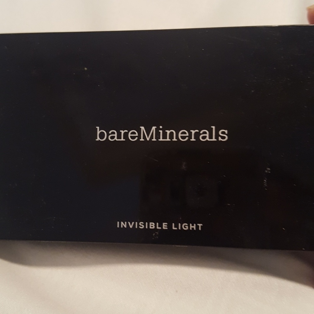 Bare minerals invisible light powder